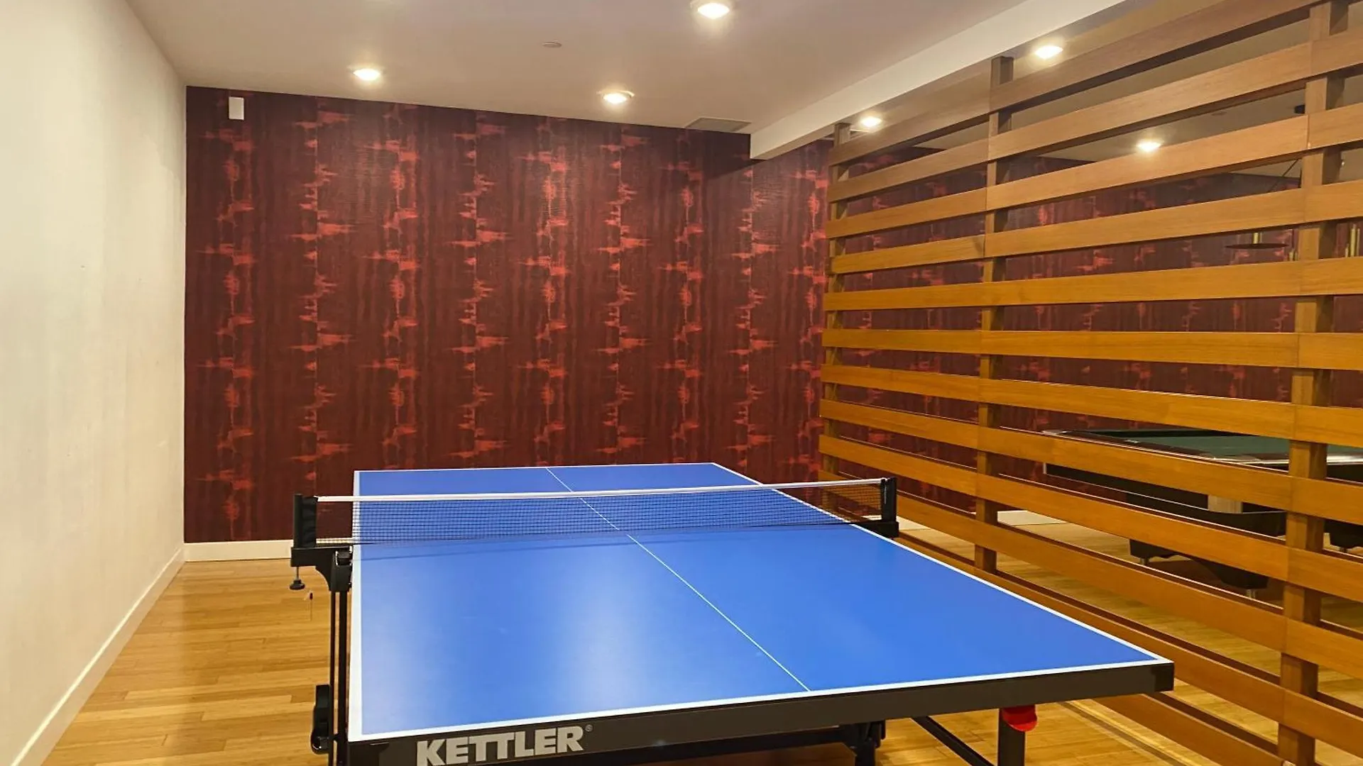 Family Oriented Downtown Toronto 2Bdrm Condo With Parking & Office Space