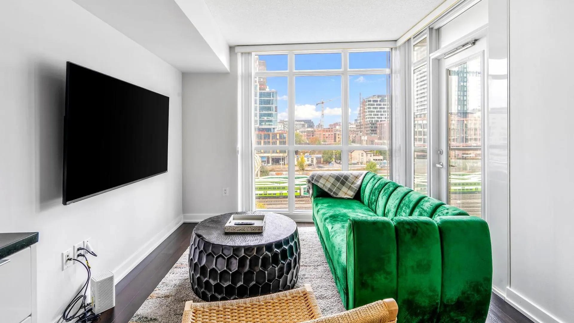 アパート Family Oriented Downtown Toronto 2Bdrm Condo With Parking & Office Space